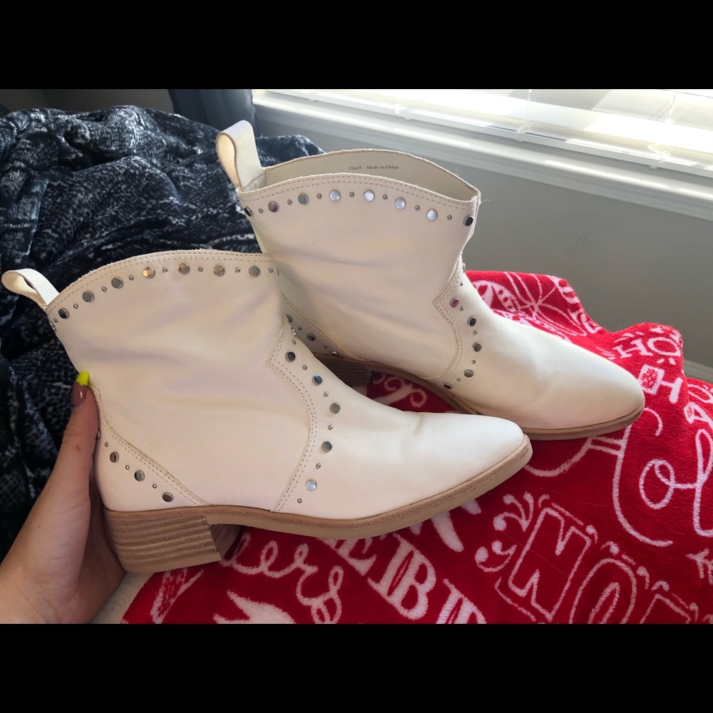 White Dolce Vita booties